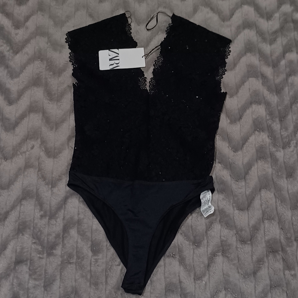 Zara Womens Size S Black Sleeveless Floral Lace Plunge V Neck Bodysuit NWT